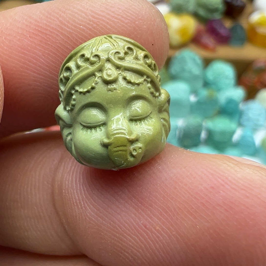 绿松石颈饰未镶嵌