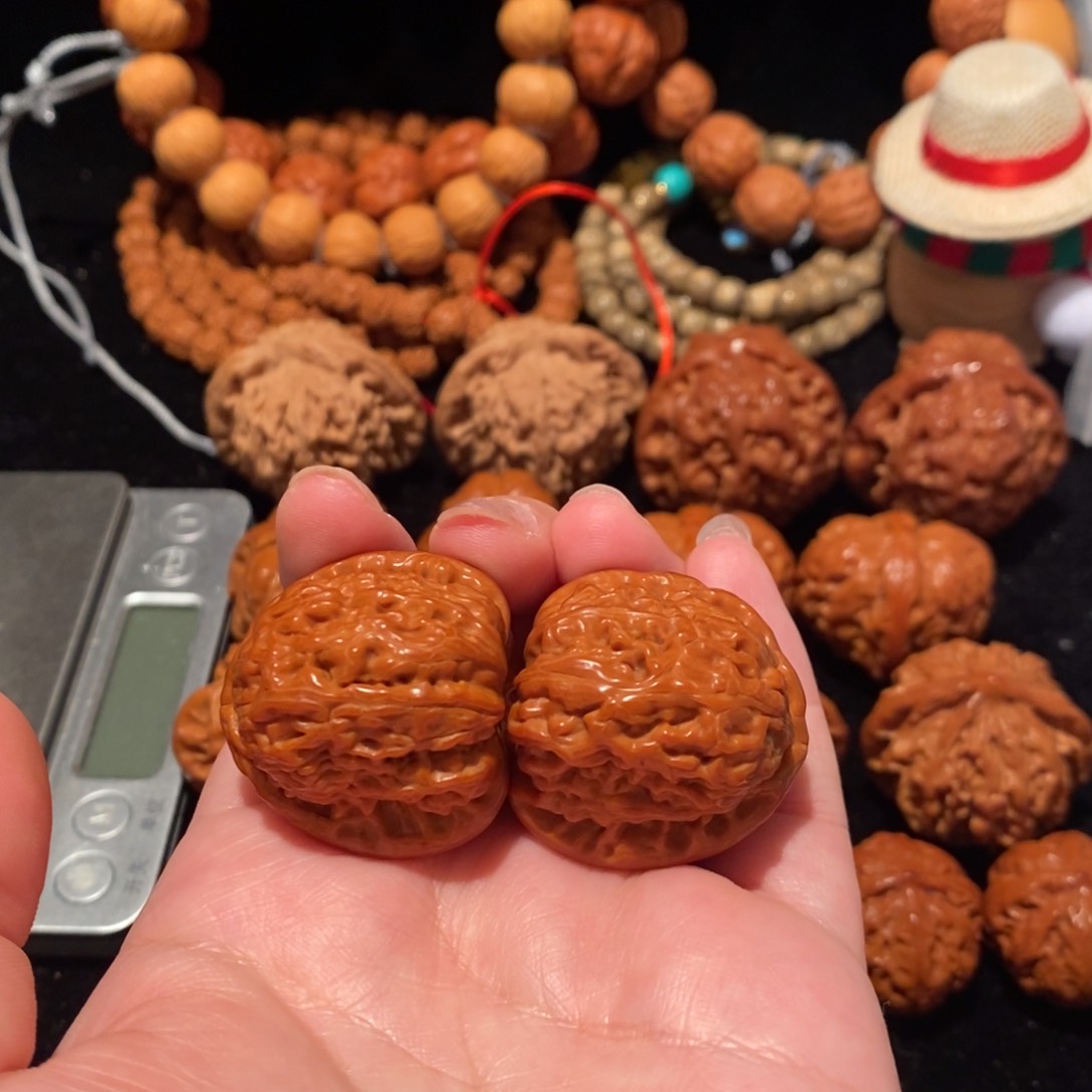 文玩核桃把件冬*烧33白狮子