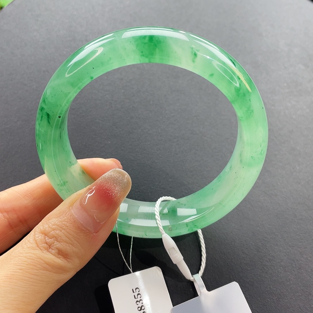 石英质玉手镯未镶嵌55佳