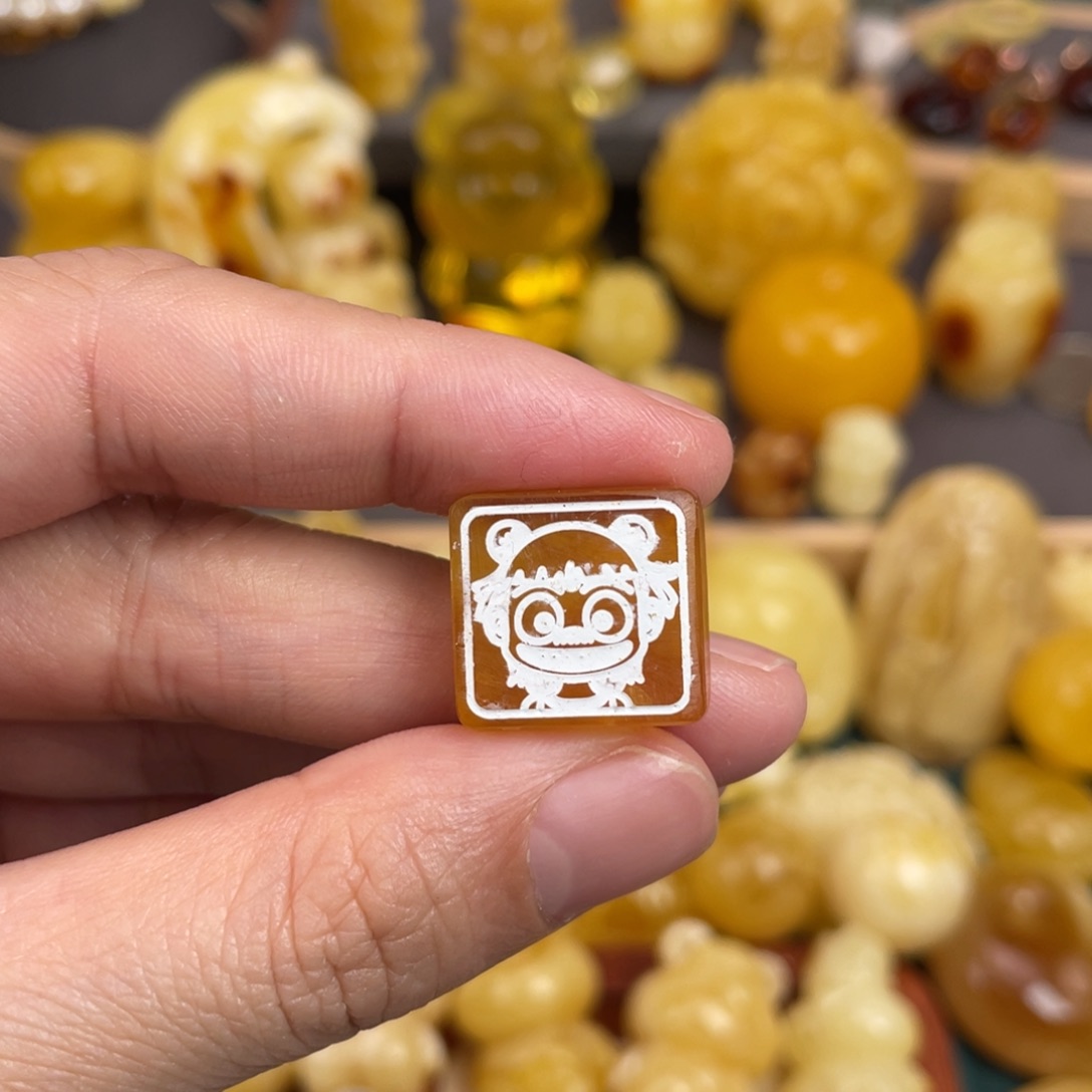 琥珀裸石未镶嵌蜜蜡