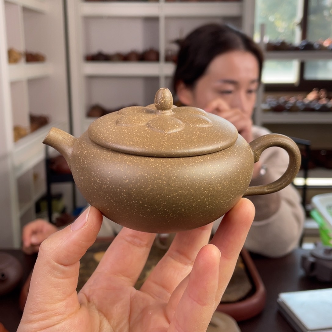 紫砂茶壶青玉段气窑菱花盖170cc