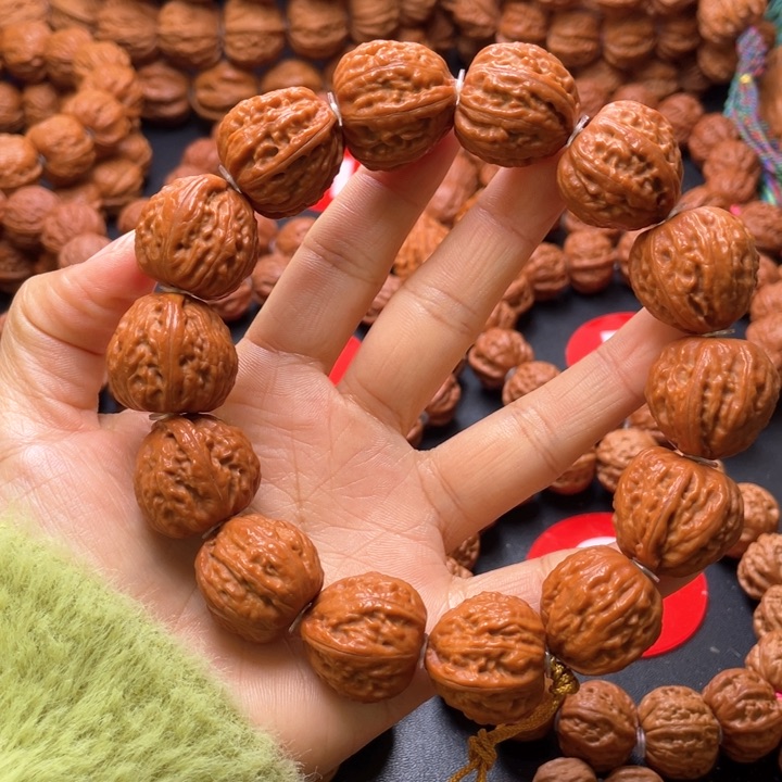 文玩核桃吊坠桃心