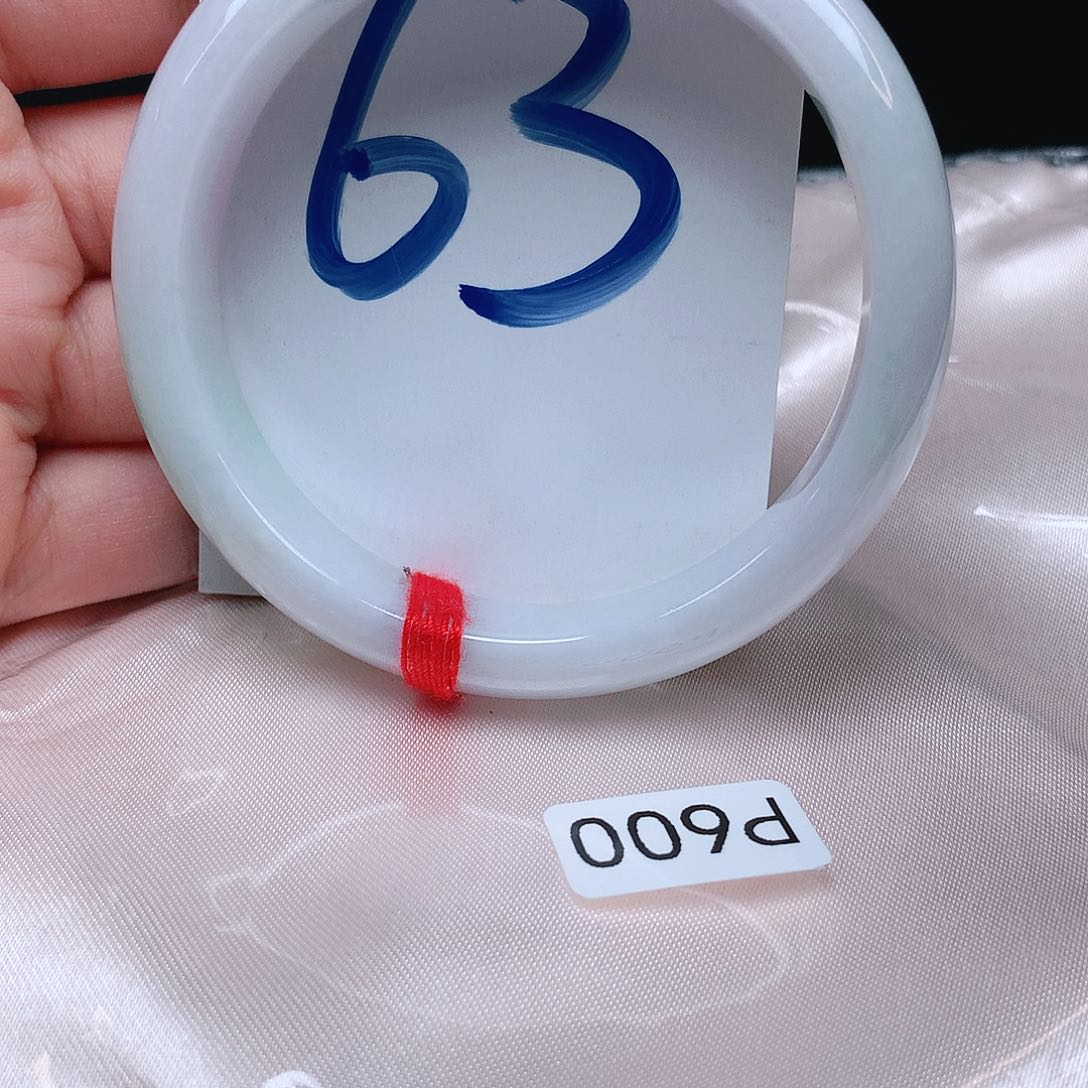 翡翠手镯未镶嵌58圈口