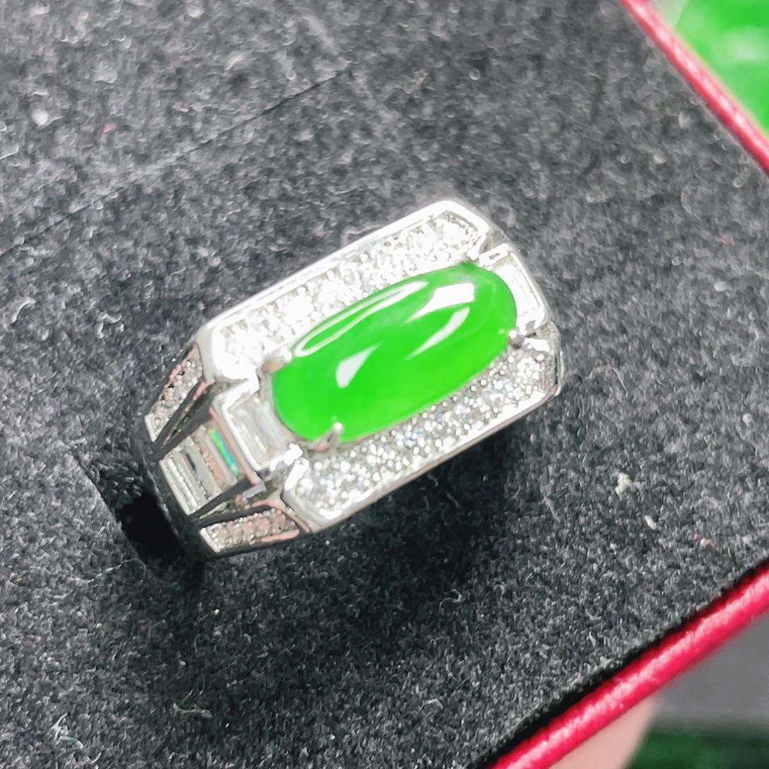 翡翠未镶嵌颈饰6，