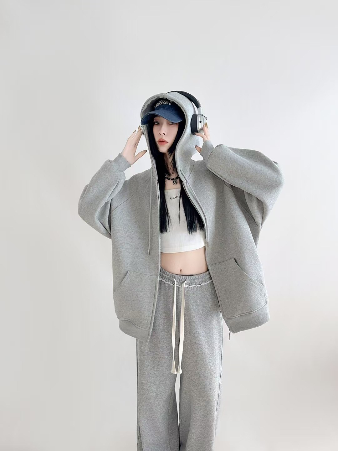 春季新品简约高级净版休闲拉链大版开衫外套