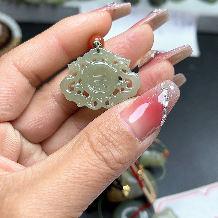 【闪购商品】和田玉颈饰未镶嵌