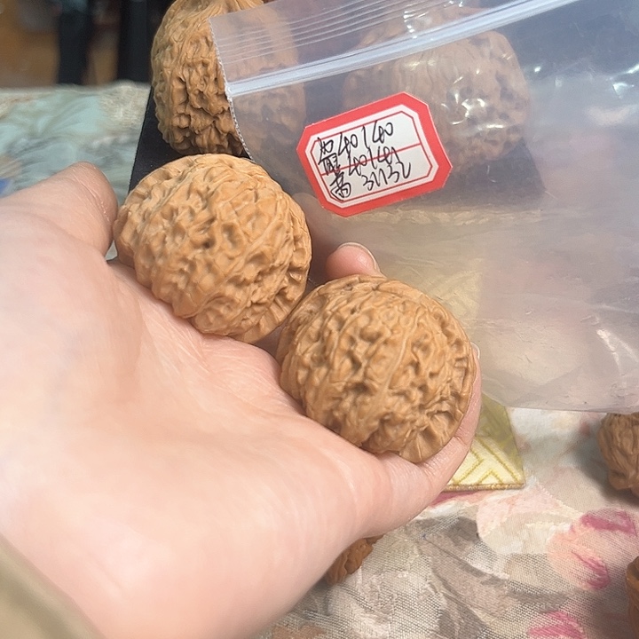 文玩核桃把件白狮子