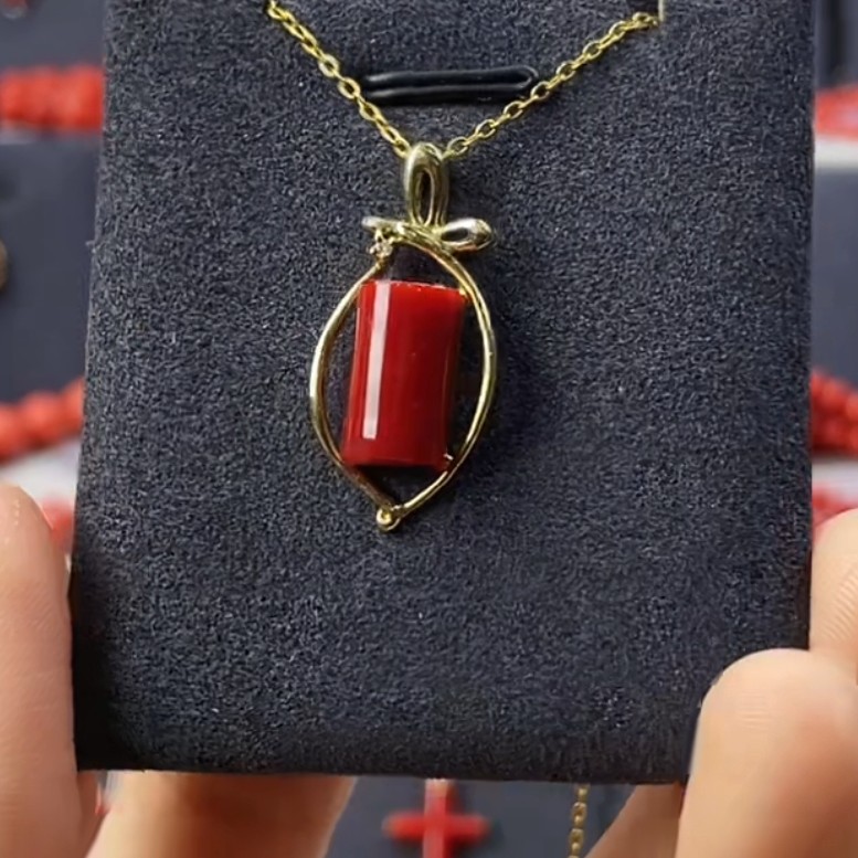 天然宝石红珊瑚吊坠