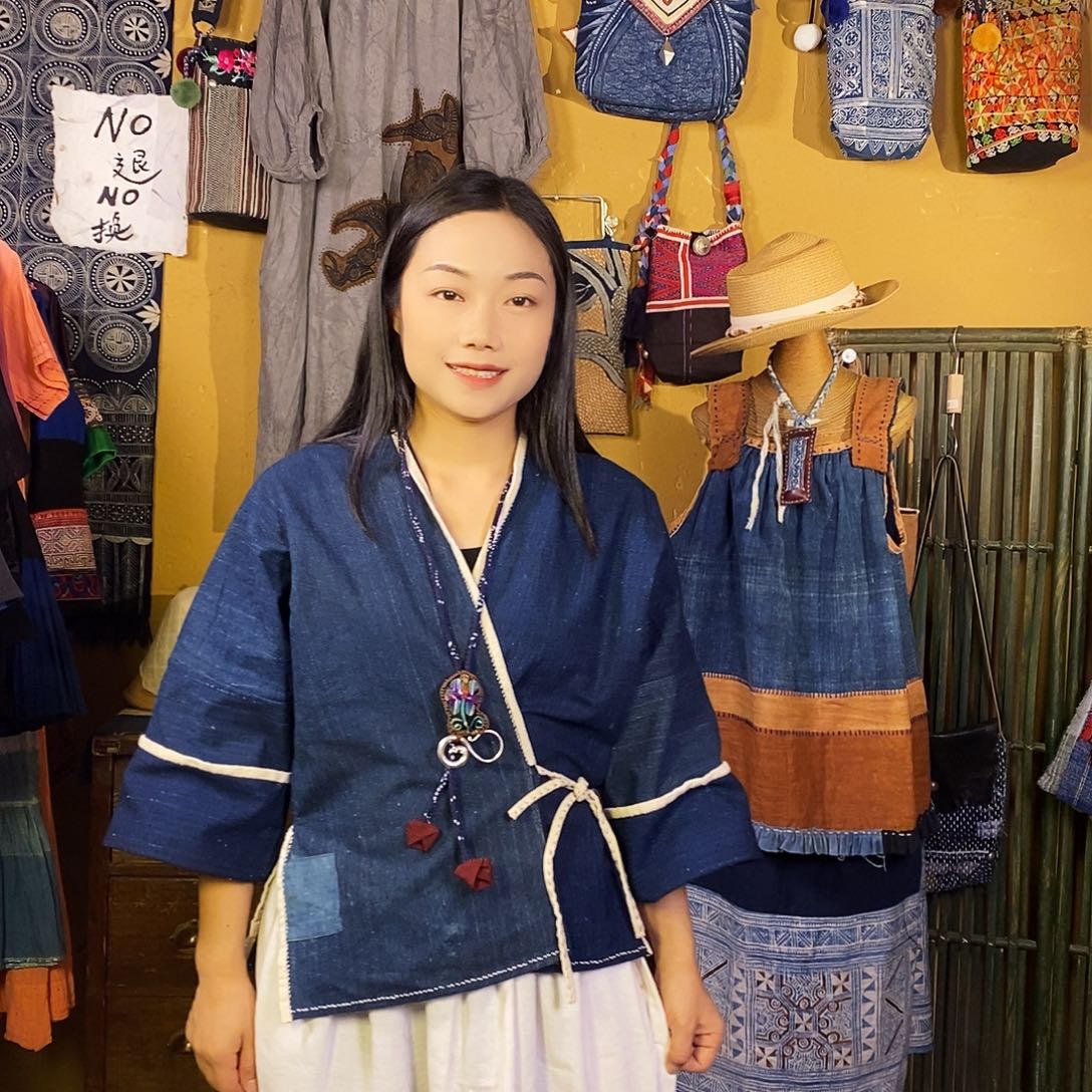 织绣手工制作上衣