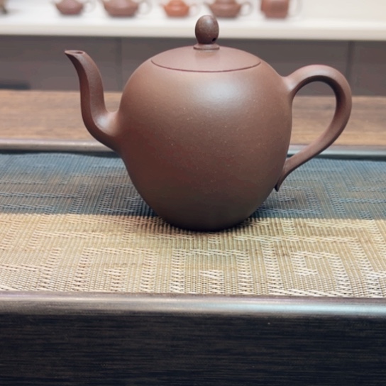 茶壶紫砂黄龙山原矿底槽清半手工瑕（200 cc）