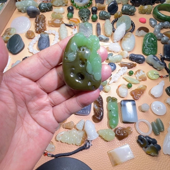 和田玉（碧玉）未镶嵌颈饰定制款