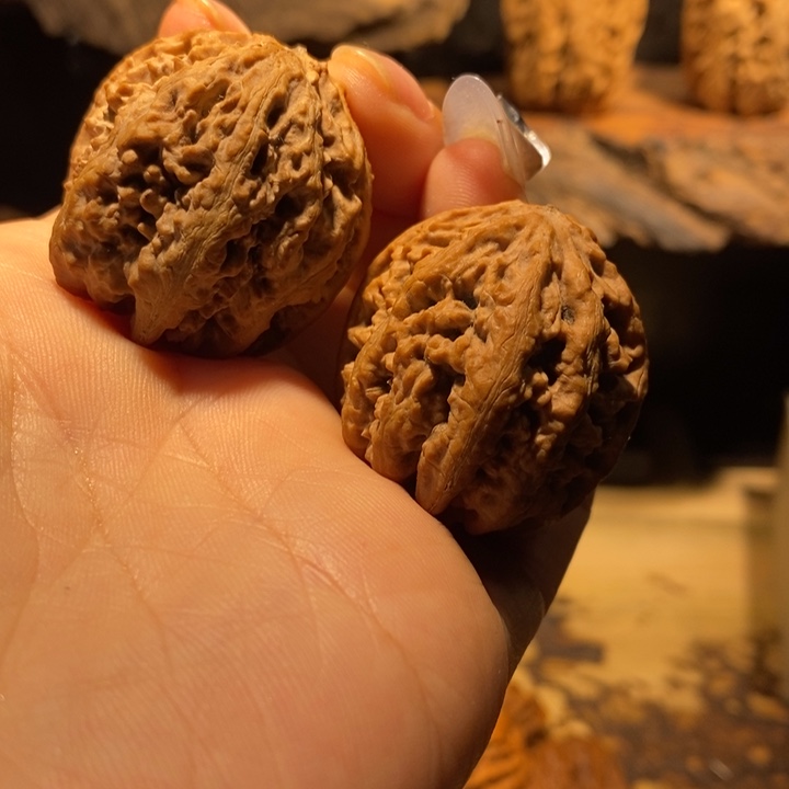 三***头木质绣球，手捻，文玩