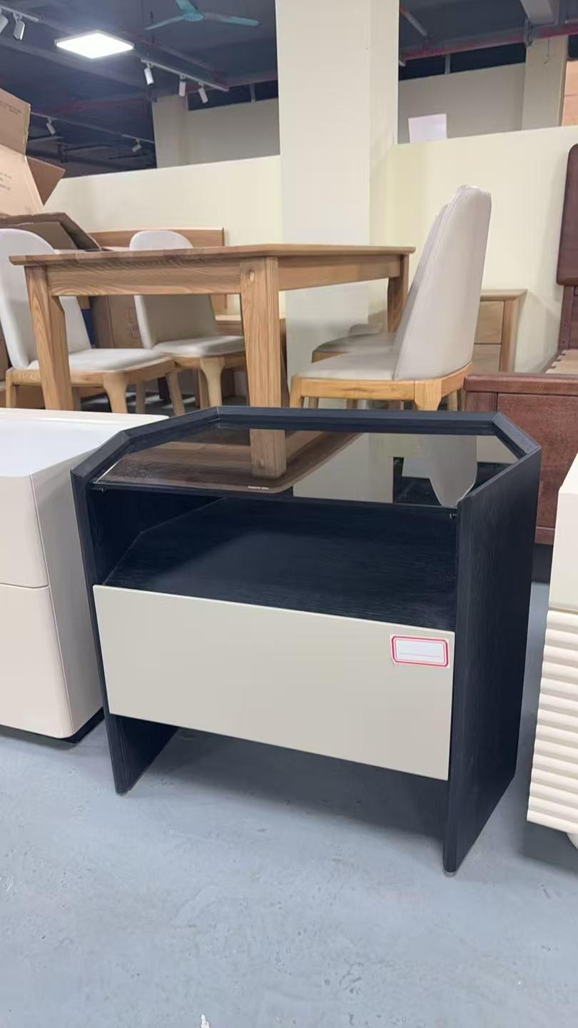 LSZT-实木床头柜（玻璃面）