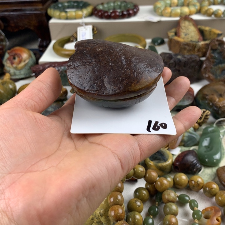 老***余岫岩河磨玉（透闪石质玉）未镶嵌珠宝奇石