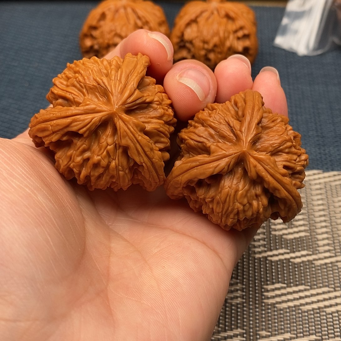 蓝***天吊坠文玩核桃三棱