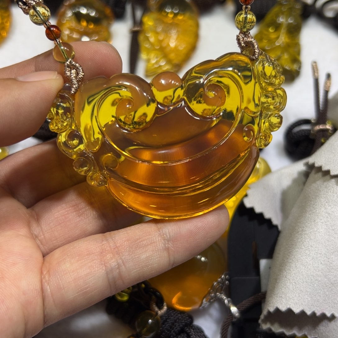 琥珀颈饰未镶嵌琥珀吊坠30克