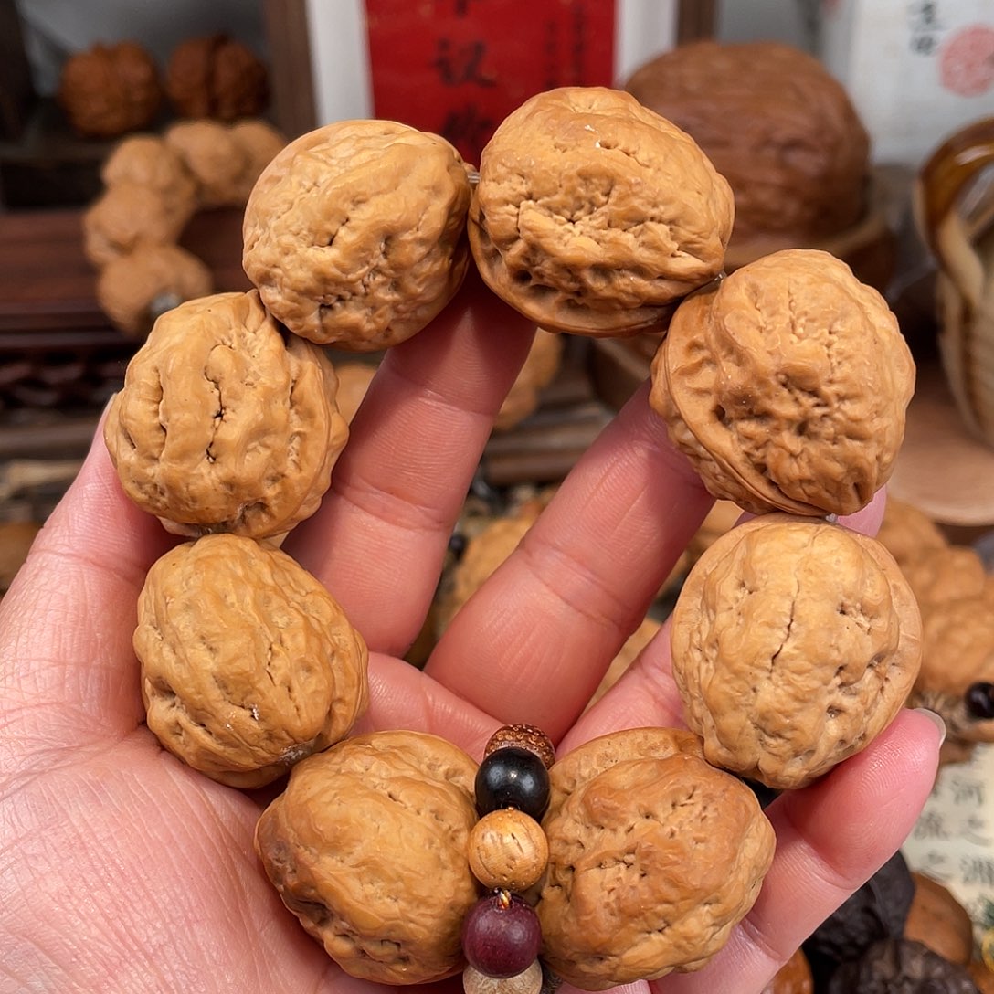 文玩核桃把件团龙手持8颗