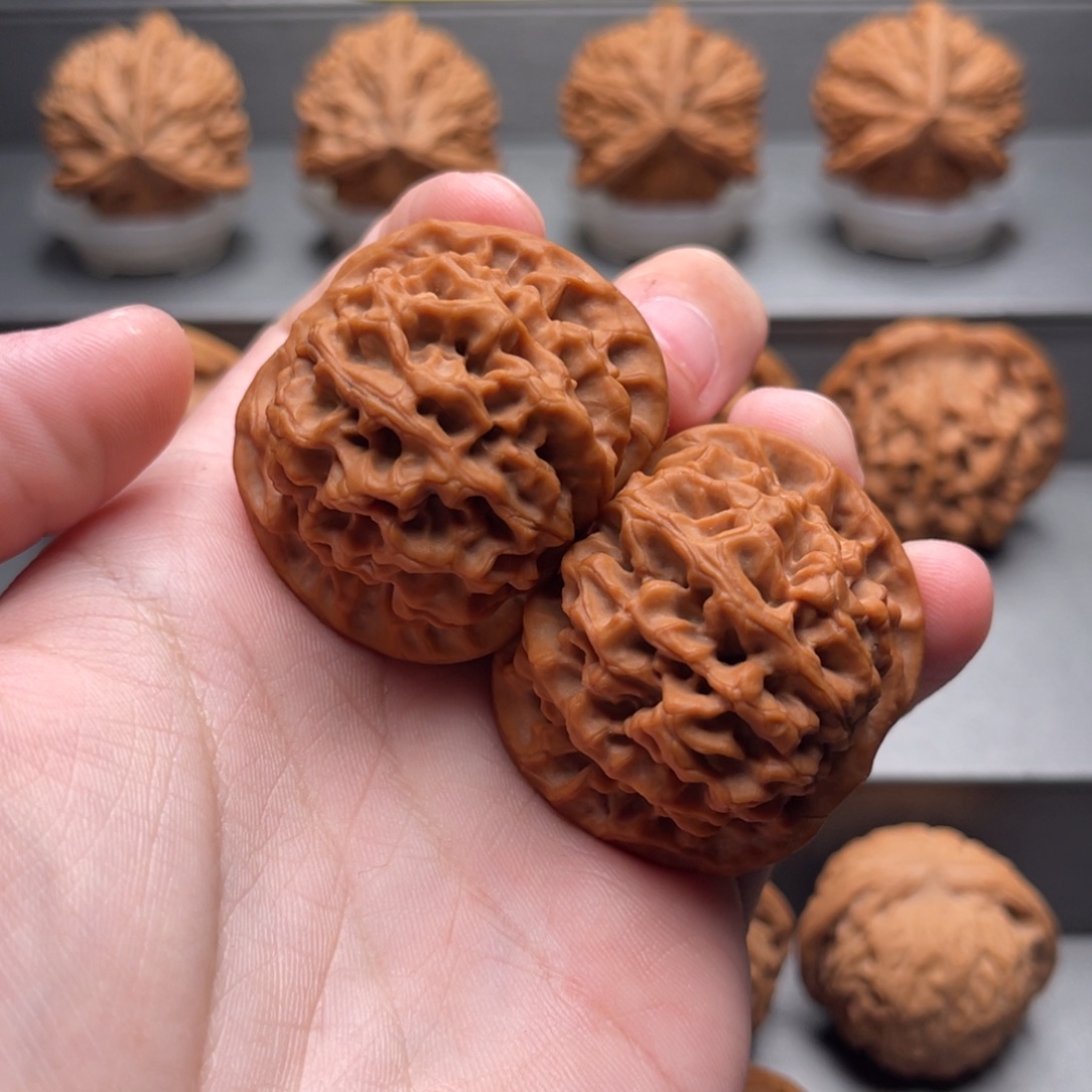 章***•文玩核桃把件秦闷