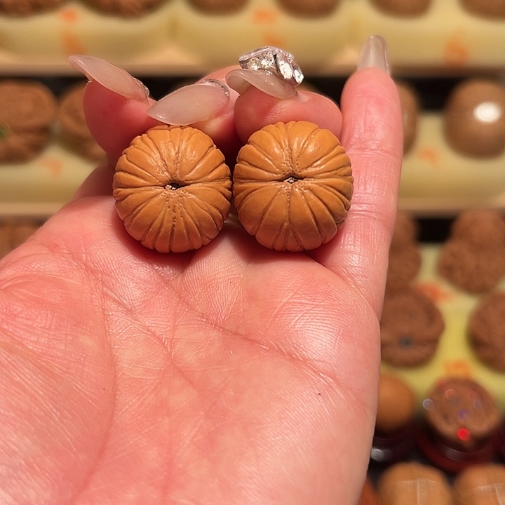 永***纳桃核吊坠精品核桃