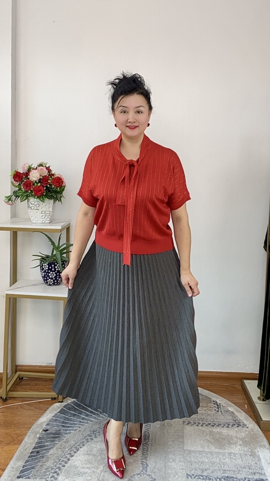 【AYTU】设计师款时尚纯色显瘦气质满钻短款上衣