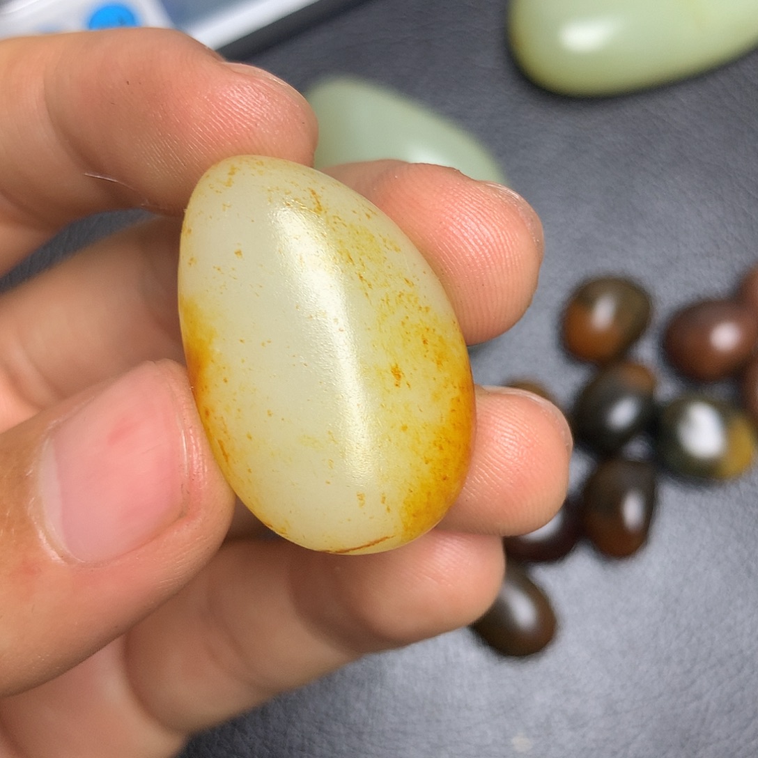 满***号和田玉未镶嵌摆件