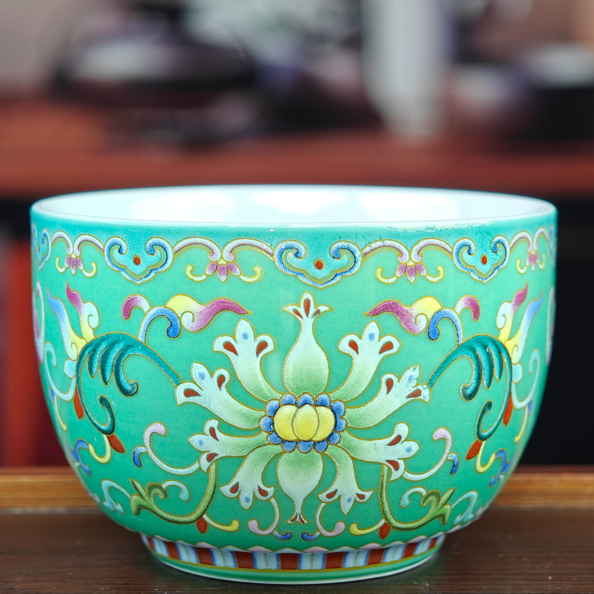 珐琅彩缠枝莲主人杯 绿A95