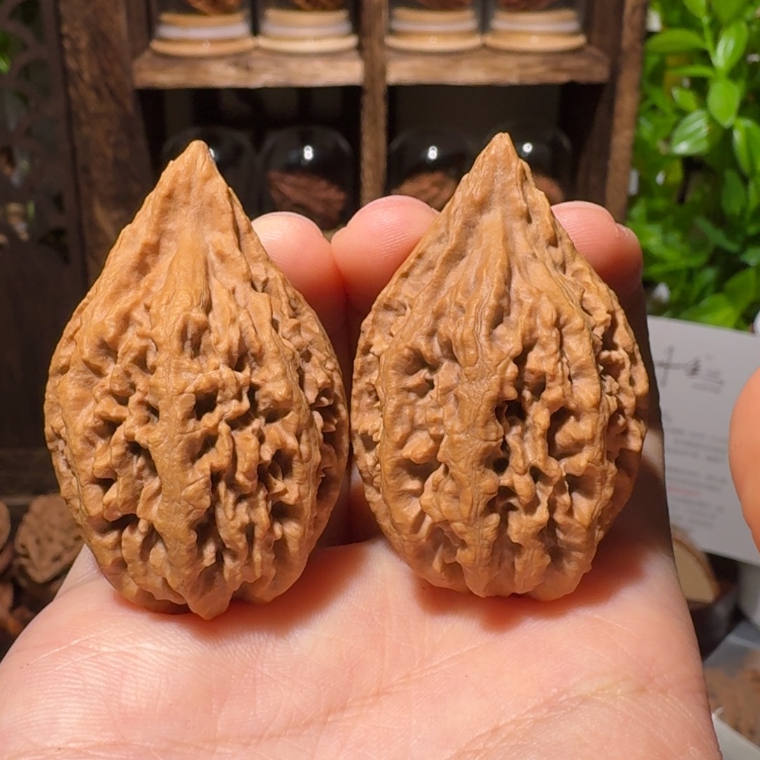 把件文玩核桃楸鸡心