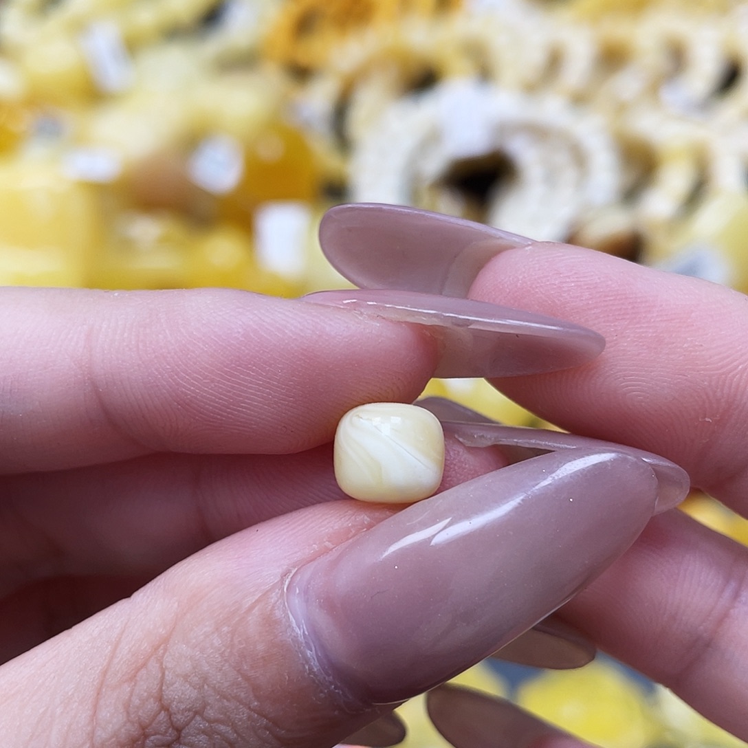 琥珀未镶嵌裸石8*7mm 老型