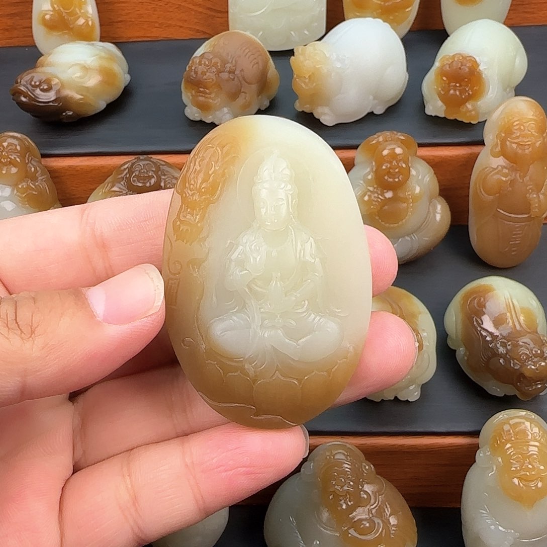 和田玉（糖玉）颈饰未镶嵌