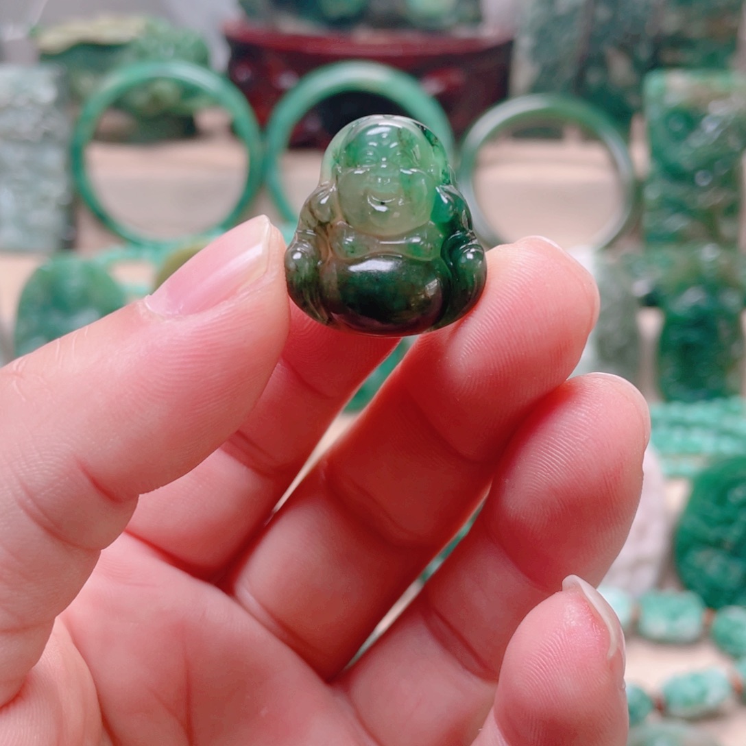 独山玉未镶嵌颈饰