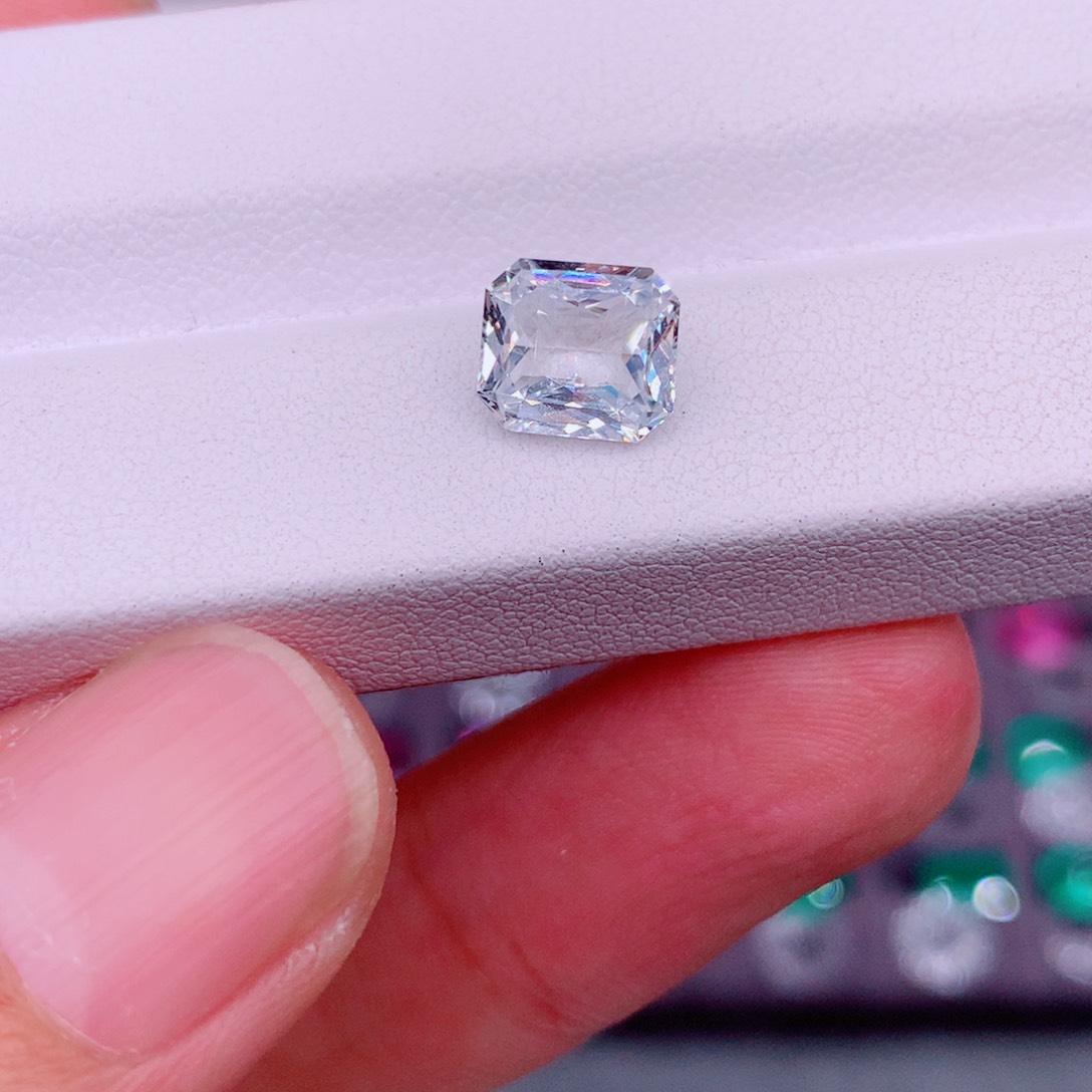 彩色蓝宝石裸石未镶嵌