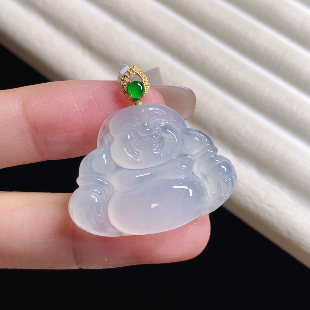 翡翠颈饰18K金镶嵌佛