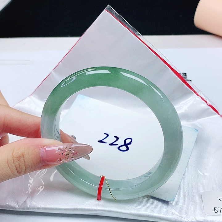 翡翠手镯未镶嵌57+