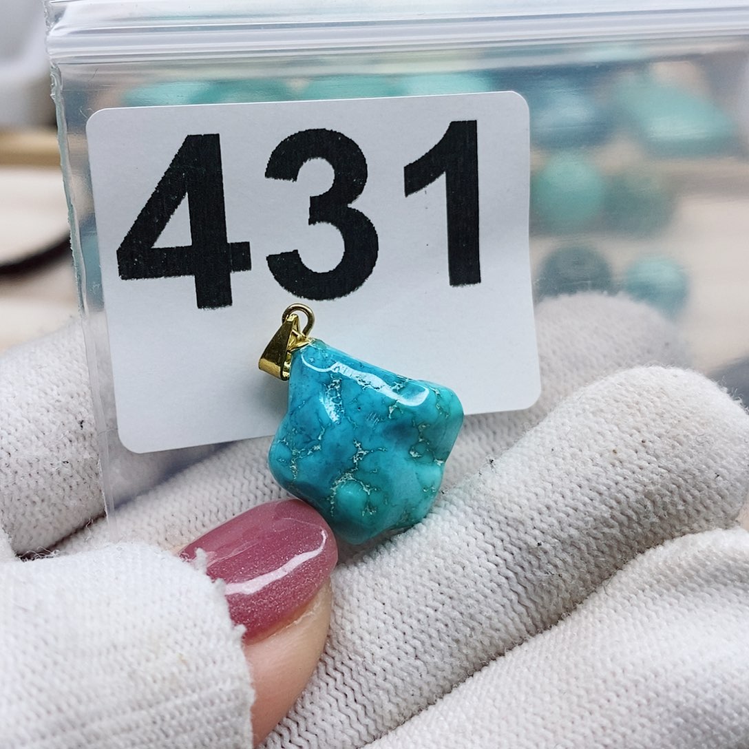 绿松石颈饰未镶嵌