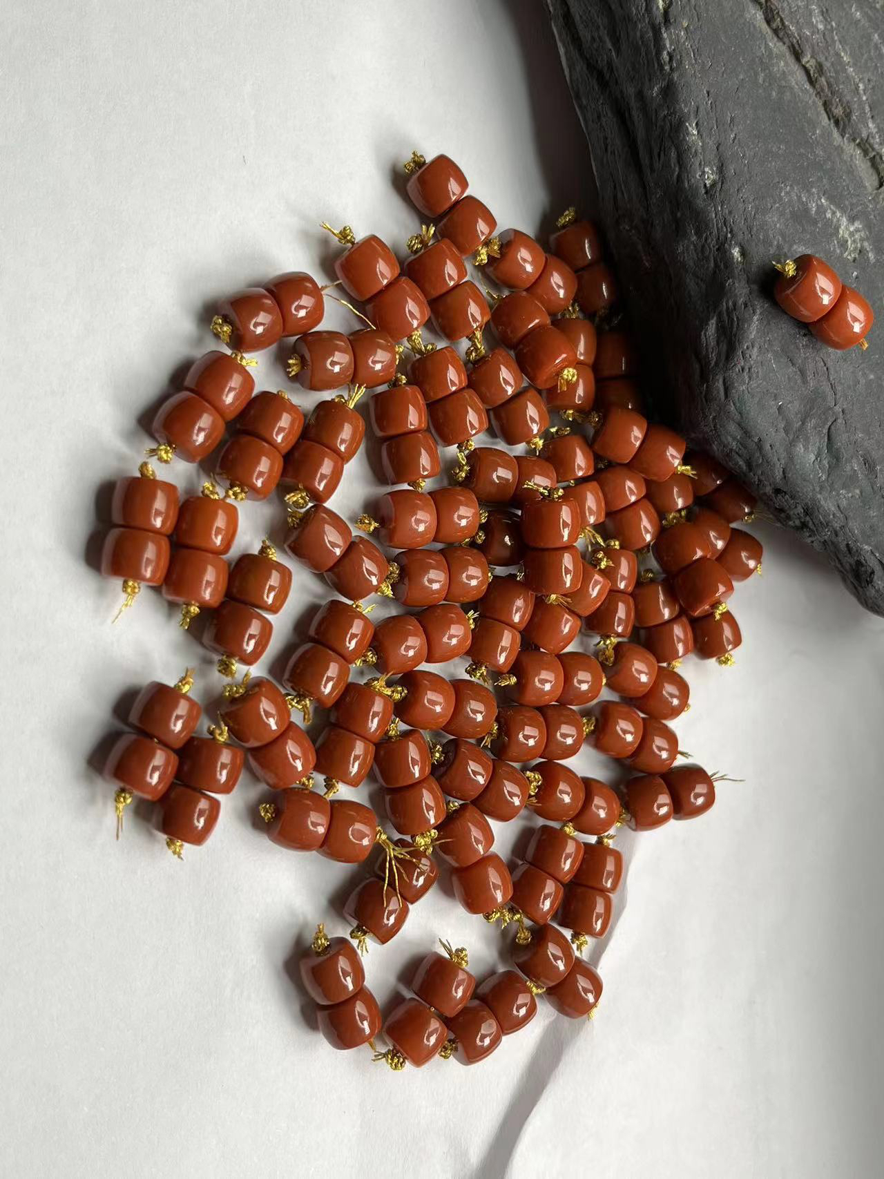 四川九口满色满肉南红隔片配饰珠子配饰《随机发》4片套装