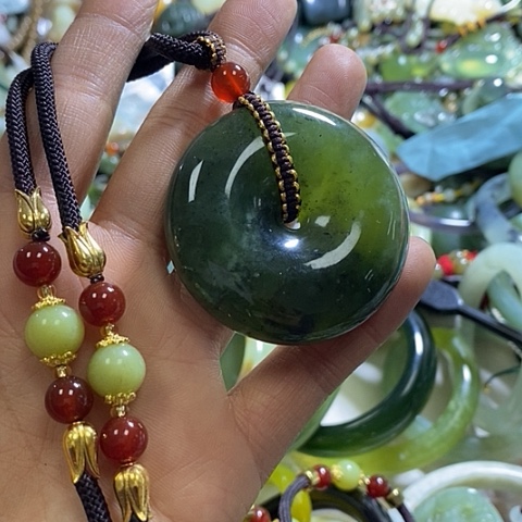 岫玉颈饰未镶嵌挂件