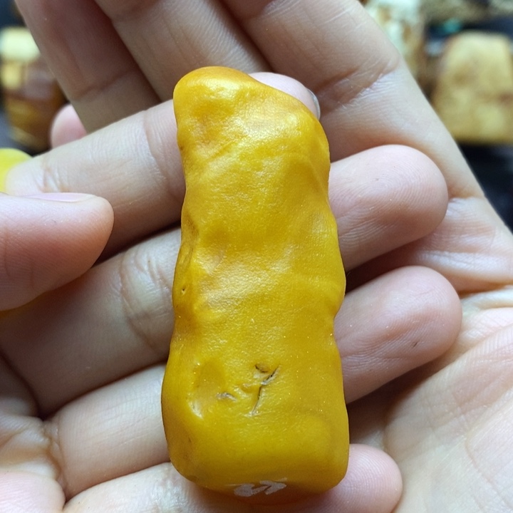 定制琥珀未镶嵌蜜蜡定制