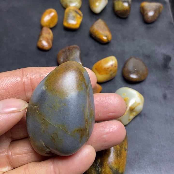 名***剑和田玉（糖玉）未镶嵌珠宝奇石