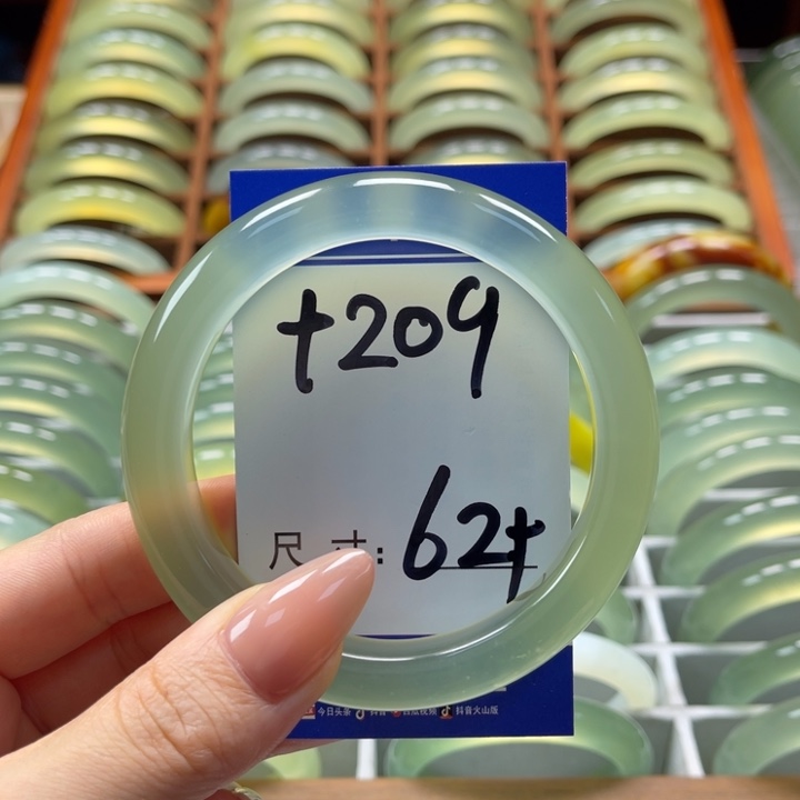 岫玉手镯未镶嵌渡*手镯