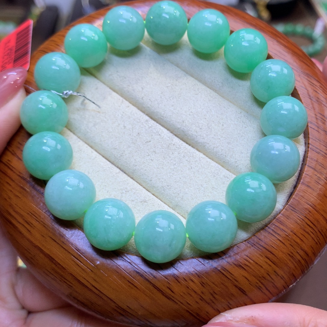 吥***染翡翠未镶嵌颈饰翡翠