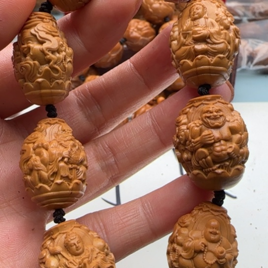 橄榄核手串雕刻工艺