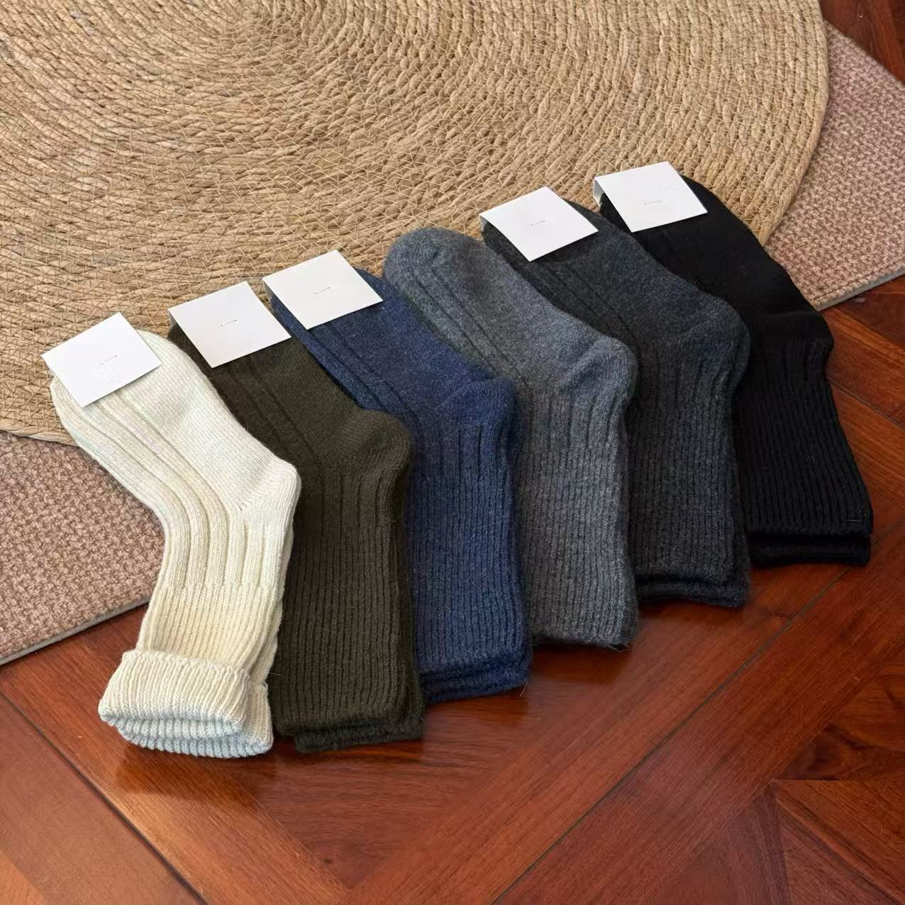 MYL 2025秋冬季新品羊羔毛混纺多色中筒袜时尚休闲纯色翻边女袜子