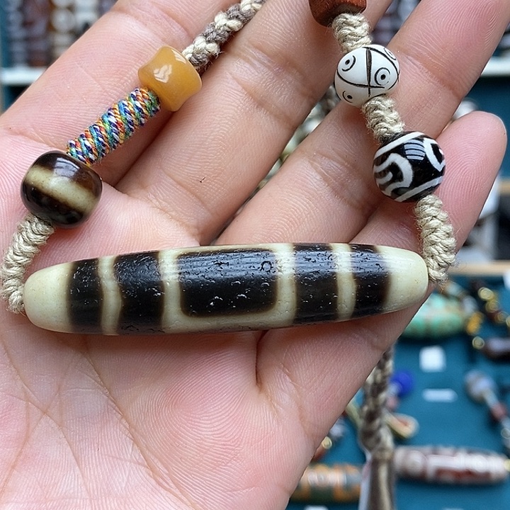 玛瑙/玉髓颈饰合金