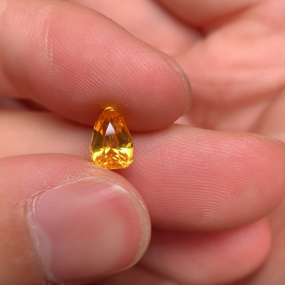 裸石彩色蓝宝石风****杨