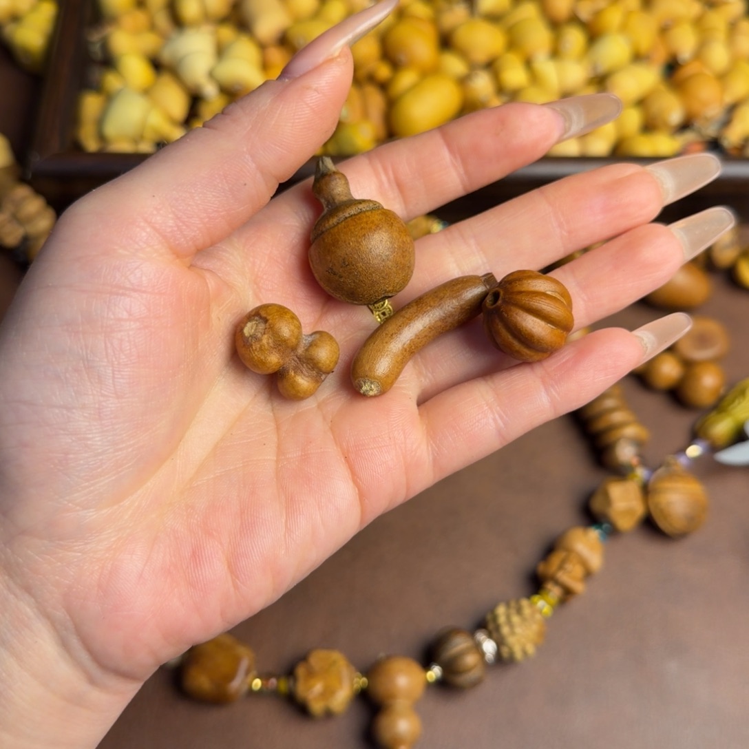 @****好看到一群女学生围到他