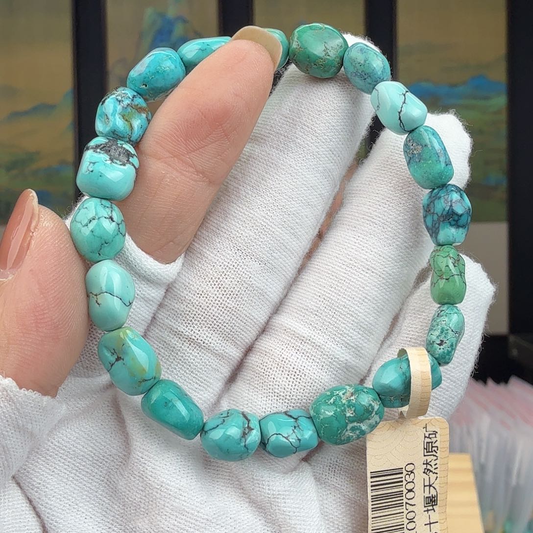 绿松石未镶嵌珠宝奇石