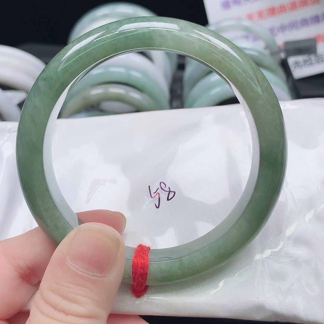 翡翠未镶嵌手镯191