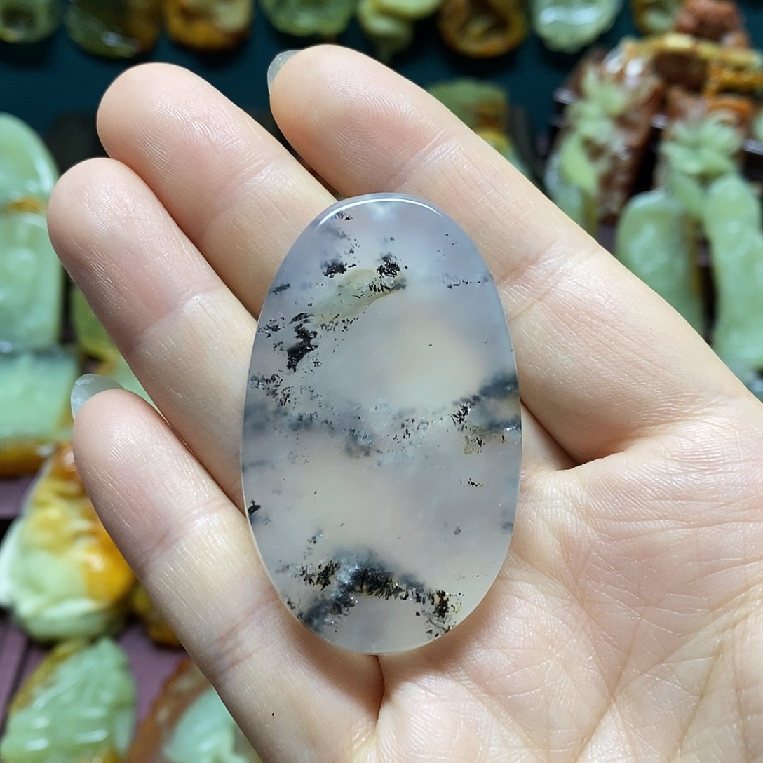 岫玉未镶嵌吊坠(赠链)