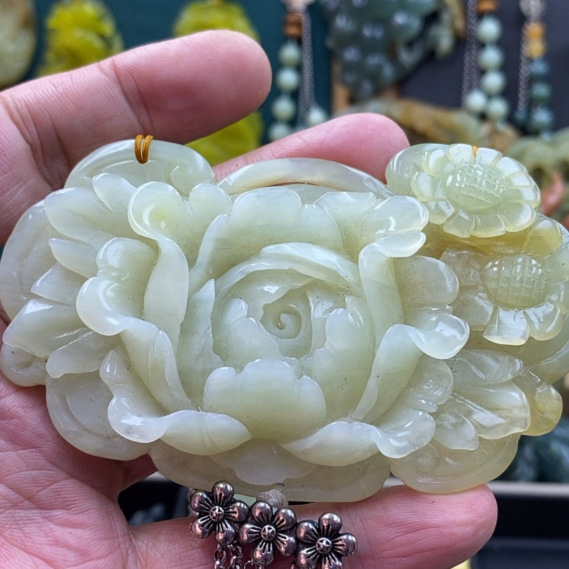 【闪购商品】未镶嵌蛇纹石玉吊坠