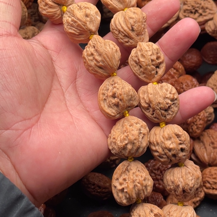 文玩核桃吊坠A*2白狮子